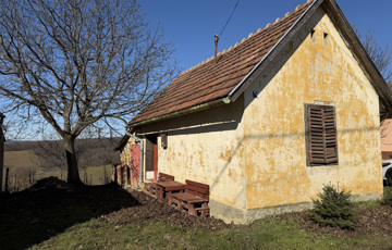 Eladó telek/földterület