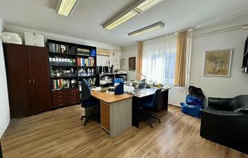 Kiadó iroda/üzlethelyiség