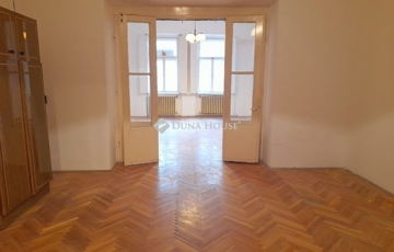 Eladó lakás
