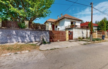 Eladó családi ház
