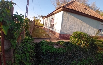 Eladó családi ház