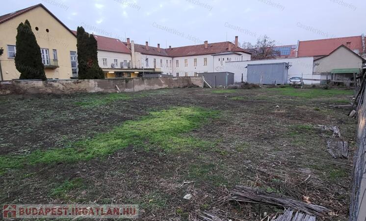 Eladó építési telek Jászberény központjában                                 