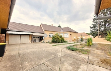 Eladó családi ház