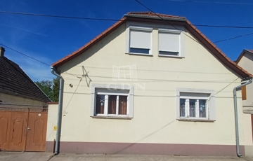 Eladó családi ház