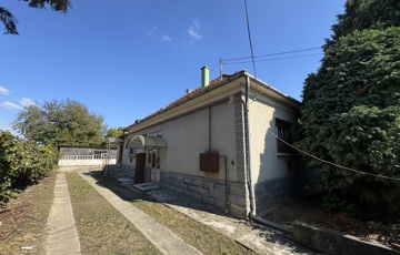 Eladó családi ház