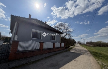 Eladó családi ház
