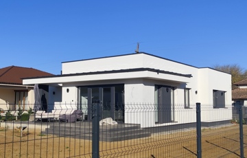 Eladó családi ház