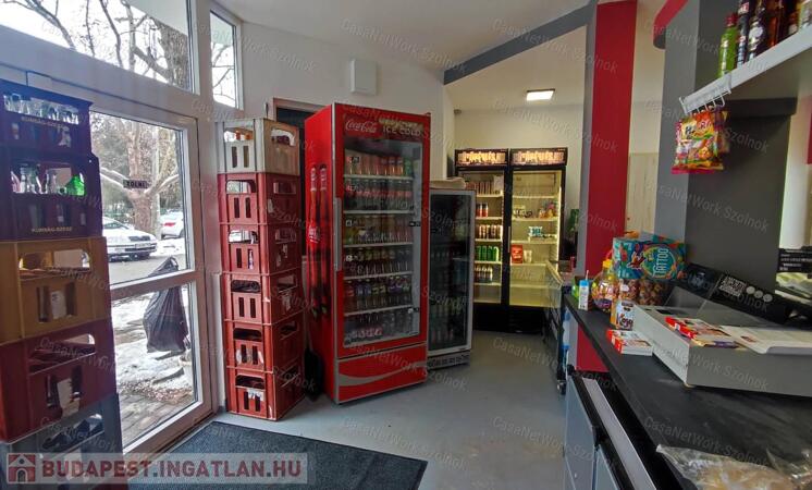 Eladó felújított üzlethelyiség Szolnokon, a Tallinn városrészben                                 