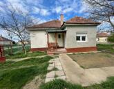 63 nm-es, családi ház eladó!