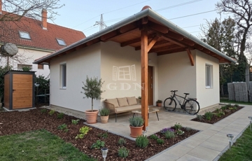 Eladó családi ház