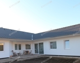 Eladó családi ház Kecskemét 610 000 Ft