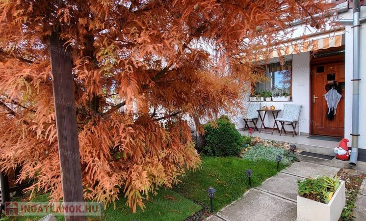 Eladó Jászberényben egy, igényesen kialakított társasházi lakás