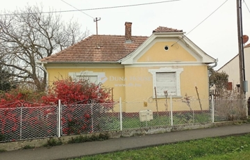 Eladó családi ház