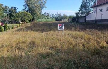 Eladó telek/földterület