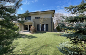 Eladó családi ház