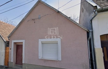 Eladó családi ház