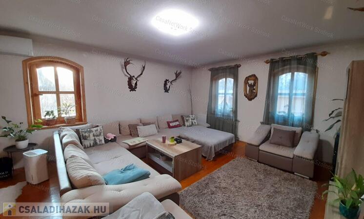 Vezsenyen Tisza -parti ház eladó!                                 