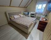 Oroszlány, Borbálán eladó 2 generációs felújított családi ház