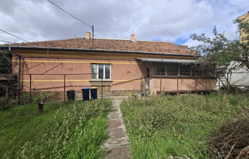 Eladó családi ház
