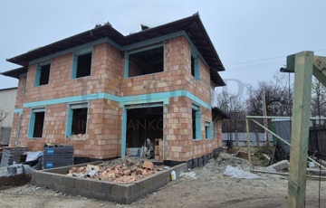 Eladó családi ház