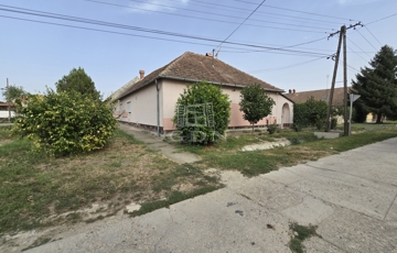 Eladó családi ház