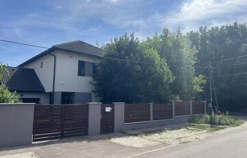 Eladó családi ház