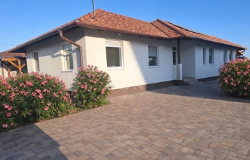 Eladó családi ház