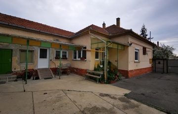 Eladó családi ház