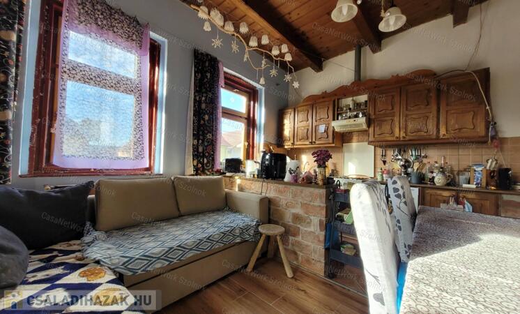 Ikladon korszerűsített, mégis a parasztházak báját őrző hosszú ház!                                 