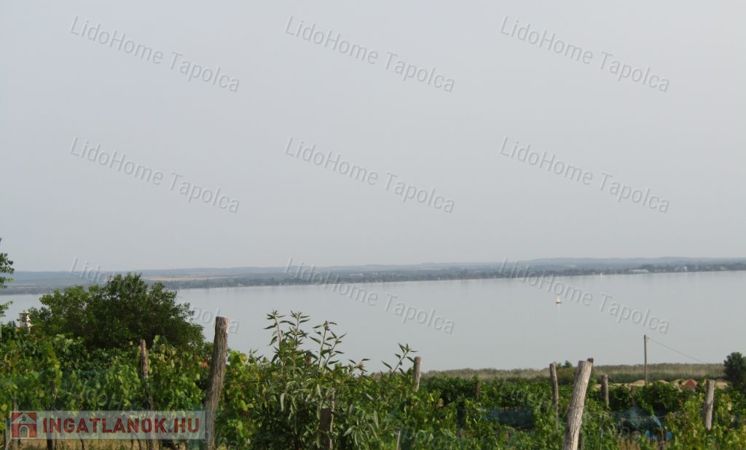 Balatonra panorámás telek tulajdoni hányadok eladók Badacsonyörsön!