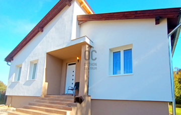 Eladó családi ház