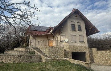 Eladó családi ház