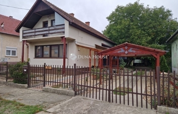 Eladó családi ház