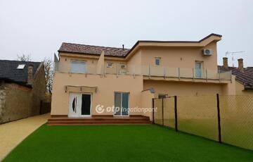 Eladó családi ház