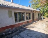 Cegléden, az Újvároson eladó ingatlan 1027 m²-es telken!