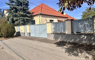 Eladó családi ház