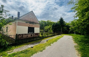 Eladó családi ház