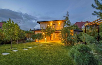 Eladó családi ház