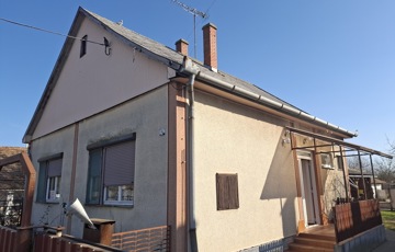 Eladó családi ház