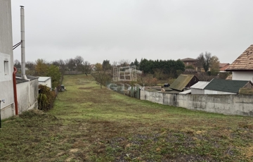 Eladó telek/földterület