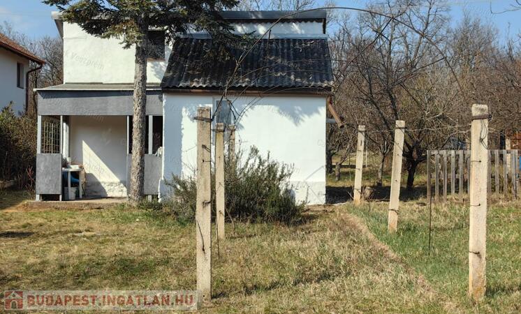 Eladó hétvégi ház Csatárhegyen                                 