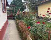 Újszászon közel a vasútállomáshoz takaros ház eladó!