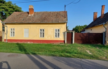 Eladó családi ház