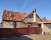 Eladó újszerű családi ház, Tápiószele