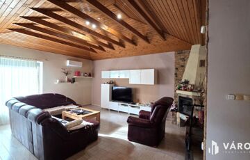 Eladó családi ház