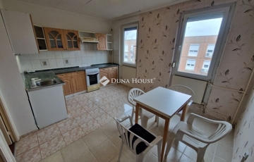 Eladó lakás