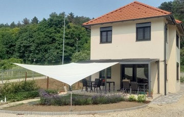 Eladó családi ház