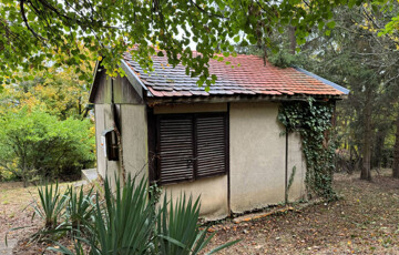 Eladó telek/földterület