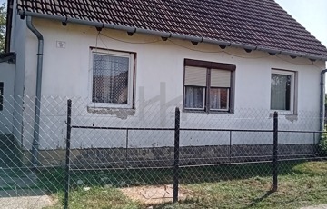 Eladó családi ház