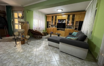 Eladó családi ház